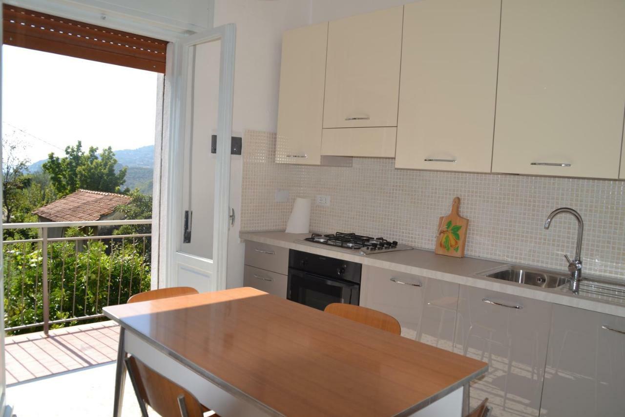 La Casa Del Prussiano Apartment Диано Кастело Екстериор снимка